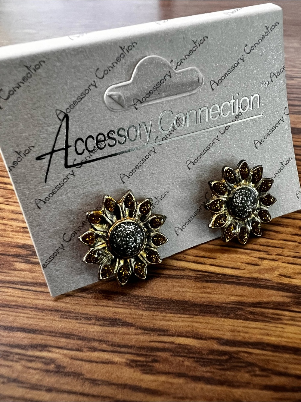 Womens new Accessory Connection Sunflower Earrings